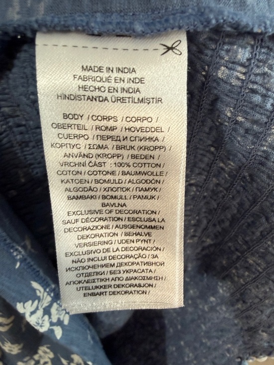 Lauren Ralph Lauren Blue Floral smocked Blouse size large - Picture 4 of 5